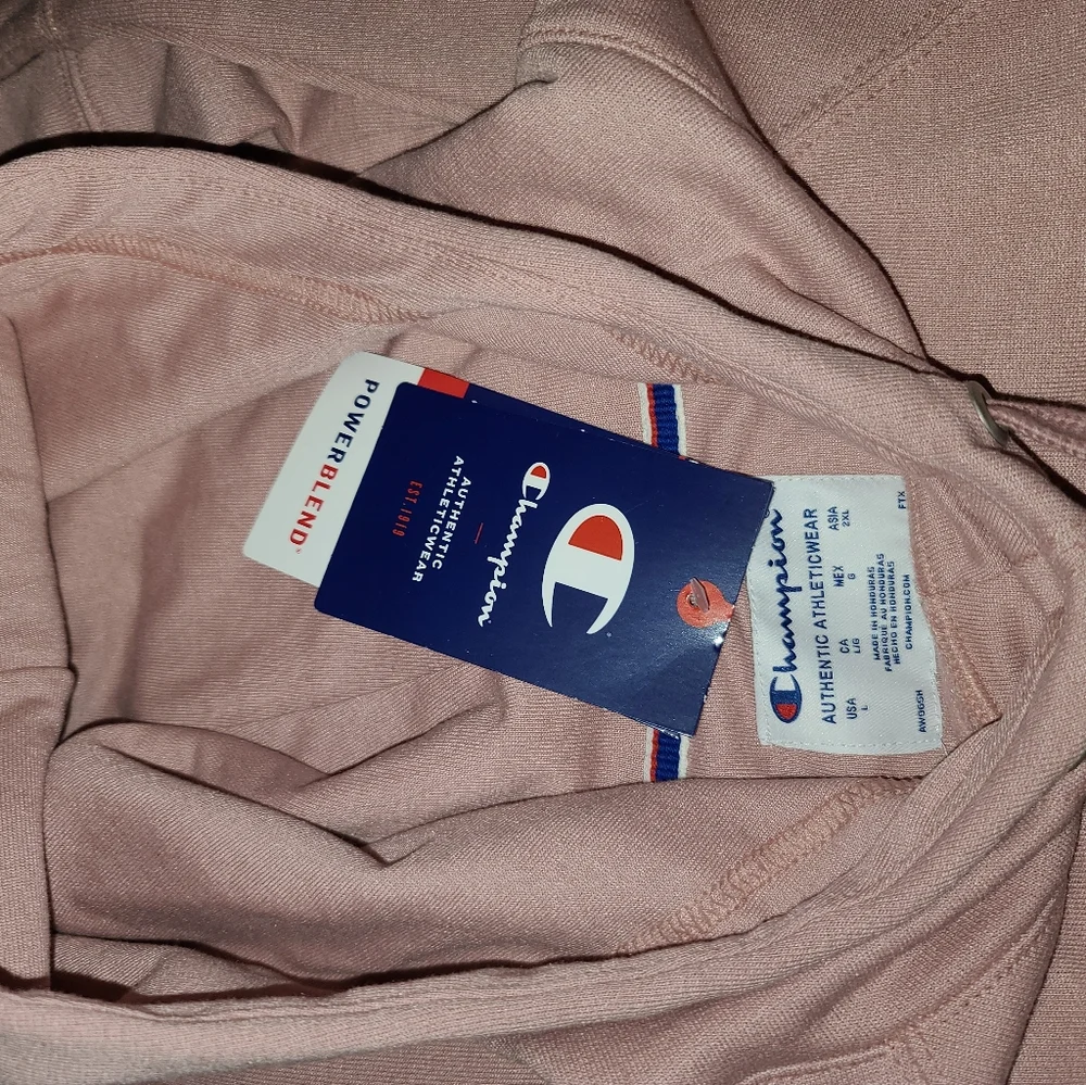 Champion Sweater - Picture 12 of 12